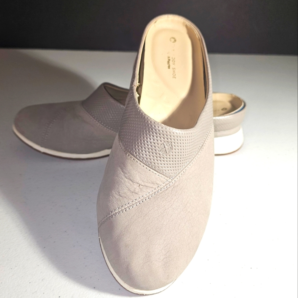 Hush Puppies The Body Shoe Evaro Mule Grey Nubuck Slip On Sz 10 Wide